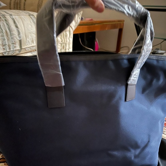 Armani Exchange bag - Picture 2 of 8